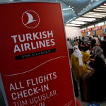 COVID-19: Istanbul aeroporti sayyohlarni kutib olishda dunyoga dars beryapti (foto+video)