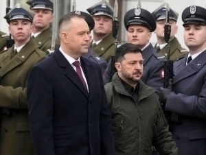 Зеленский зиддиятлардан сўнг Польша билан муносабатларни яхшилашга урунди