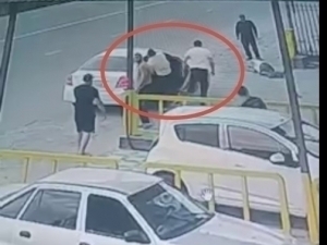 Сурхондарёда 4 киши 32 ёшли эркакни уриб ўлдирди (видео)