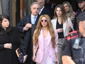 Shakira 55 mln yevrolik sudda Ispaniya hukumatini yutdi