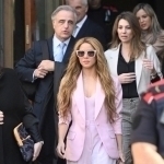 Shakira 55 mln yevrolik sudda Ispaniya hukumatini yutdi