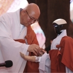 Janubiy Koreyada robot rohib sifatida qabul qilindi