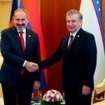 Pashinyan Mirziyoyevni tabrikladi