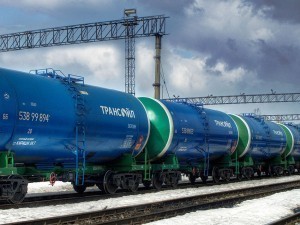 Россия темир йўл орқали Эронга ёнилғи етказиб беришни бошлади