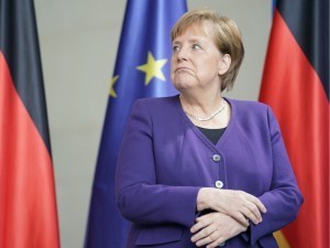 Меркель “соя идора” яратишда айбланмоқда 