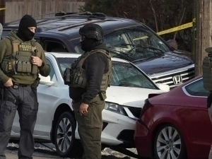 AQSHda immigratsiya xodimi ayolni otib o‘ldirdi (video)