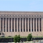 Deputat parlament binosidan o‘lik holda topildi 