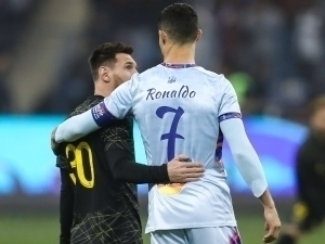 Ronaldu otasidan ayrilgan Messiga hamdardlik bildirdi