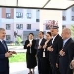 Shavkat Mirziyoyev Qo‘qondagi “Yangi O‘zbekiston” massiviga bordi