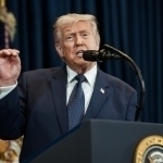 Tramp dunyo davlatlarini Hormuzni ochishga yordam berishga chaqirdi