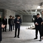 Shavkat Mirziyoyev Yangi Toshkentda qurilayotgan yerosti avtoturargohini ko‘zdan kechirdi