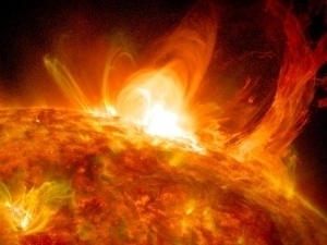 Қуёшда бу йилги энг кучли чақнаш содир бўлди