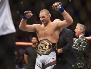 UFC чемпиони Трампни танқид қилгани учун Оқ уй турниридан четлатилди