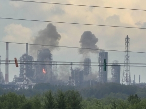 Украина Россиянинг энг йирик нефт заводларидан бирига зарба берди (видео)