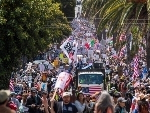 Америкаликлар Эронга қарши ҳужумларни қўллаб-қувватламади