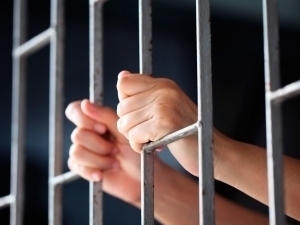 Францияда 15 ёшли бола ёлланма қотил сифатида гумонлонмоқда