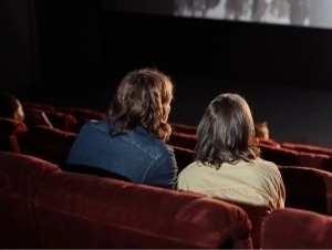 Muzey, teatr va kinoga borish qarishni sekinlashtirishi mumkin – tadqiqot