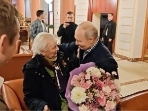 Putinning o‘qituvchisiga hurmati dunyoda namuna sifatida ko‘rsatilmoqda (video)
