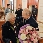 Putinning o‘qituvchisiga hurmati dunyoda namuna sifatida ko‘rsatilmoqda (video)