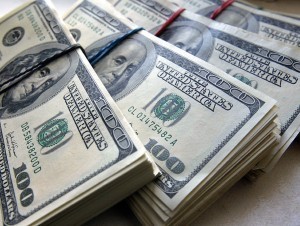 Узоқ пасайишдан сўнг доллар курси ошди