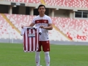 Turkiya klubi o‘zbekistonlik futbolchi transferini e’lon qildi (video)