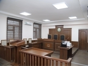 Sudya pora bilan ushlandi