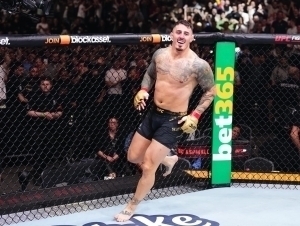 Britaniyalik UFC chempioni o‘z unvonidan voz kechdi