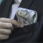 Toshkentda “bankir”lar mijozning $500 000 pulini o‘mardi