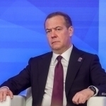 Medvedev Zelenskiyni “qonxo‘r masxaraboz”, Budanovni esa “terrorchi” deb atadi
