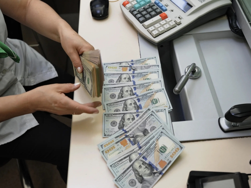 Endi banklardan pasportsiz 500 dollargacha pul olish mumkin
