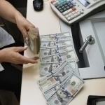 Энди банклардан паспортсиз 500 долларгача пул олиш мумкин