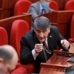 “Ҳаммаси нолга тенг”. Алишер Қодиров яна Ўзбекистон МТЖни танқид қилди