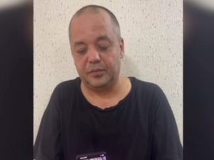 Jonli efirda Prezidentni haqorat qilgan erkak 4 yilga qamaldi (video)