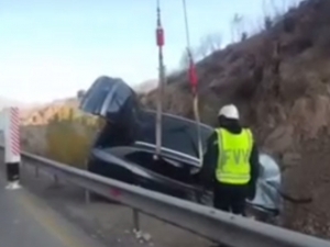 “Қамчиқ”да Volkswagen хандаққа тушиб кетди (видео)