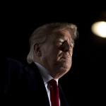 Мадуро Венесуэладан кетмоқчи бўлдими? Трамп Помпеонинг айтганларига изоҳ берди