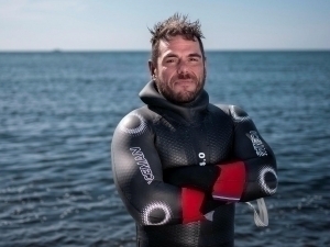 Сузувчи 4 ой давомида Исландия атрофини айланиб чиқди