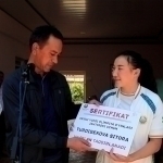 House was presented to a girl from Uzbekistan who fought with a male boxer at the Olympics