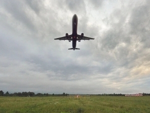 Британияда учувчи парвоз вақтида ҳушини йўқотди