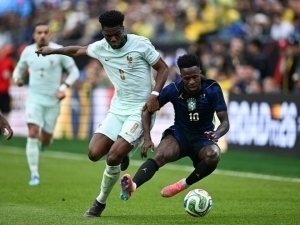 Франция бир киши кам бўлиб Бразилияни мағлуб этди