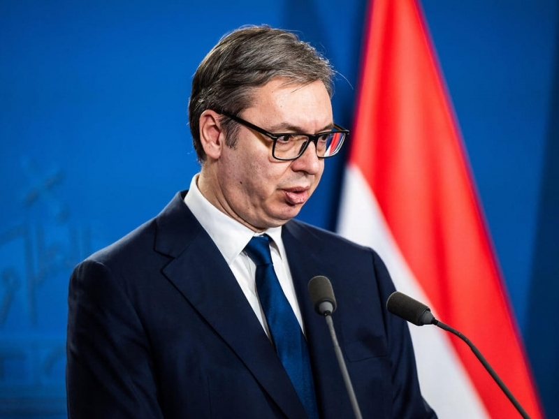 АҚШга борган Сербия Президентининг тоби қочиб қолди