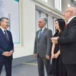 Президент Фарғонада электрокар ишлаб чиқаришга қаратилган лойиҳа билан танишди