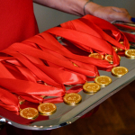 Maktabda berilgan oltin va kumush medallar universitetga kirish uchun imtiyoz beradimi?