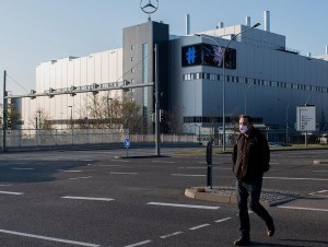 Германиядаги Mercedes заводида отишма содир бўлди