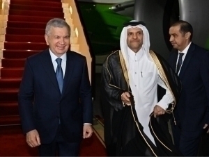 Mirziyoyev Qatarga yetib bordi