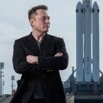 SpaceX Maskni ilk trillioner maqomiga yaqinlashtirdi