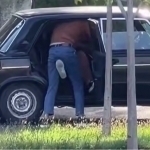 Samarqandda yigit mashinasida bir qizni majburan olib ketishga urindi (video)