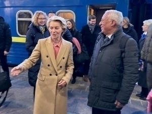 Yevropa yetakchilari urushning 3 yilligi munosabati bilan Kiyevga bordi (video)