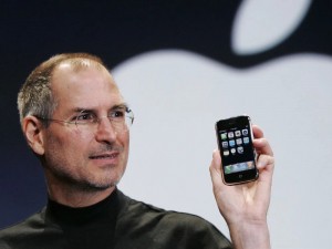 Iphone'нинг илк авлоди 190 000 АҚШ долларига сотилди