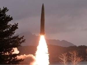 Shimoliy Koreya yangi turdagi raketa uchirdi
