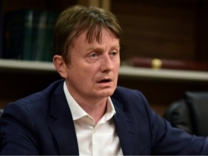 Сербияда вазир жонли эфир вақтида инсультга учради (видео)